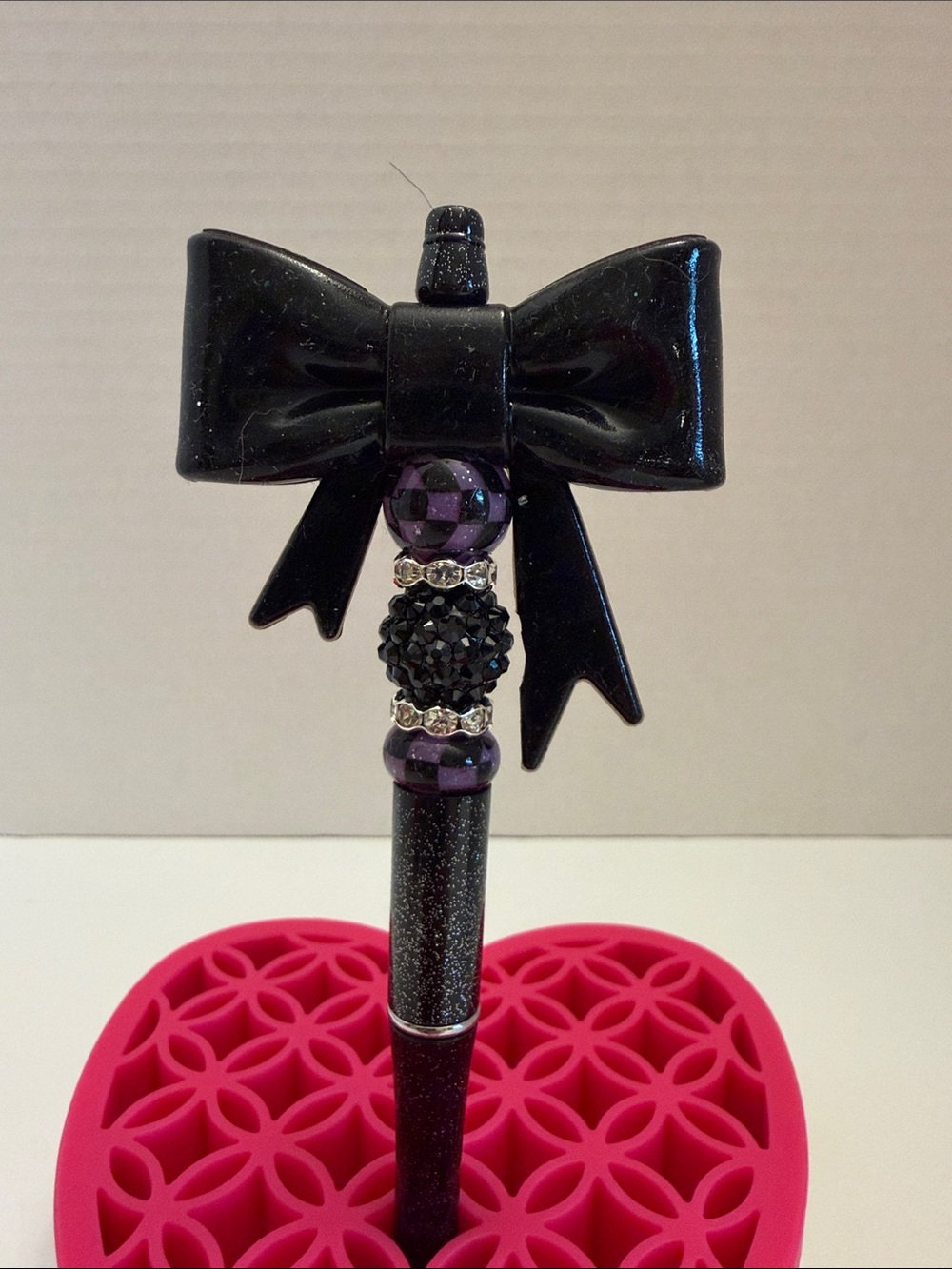Black Bow Beaded Pen - Stylish Glitter Accent